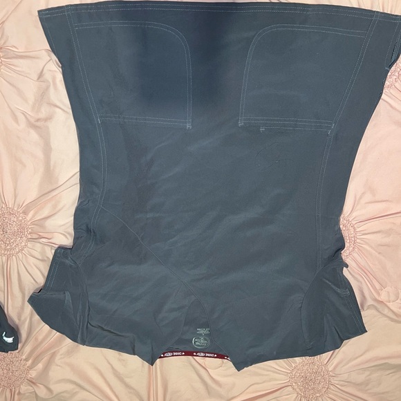 Women’s Scrubs - Picture 5 of 16